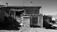 [2006-04-120-0402-bw]