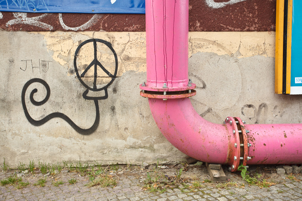 B, BE, DE, DE-BE, berlin, color, colors, deutschland, dinge, farbe, farben, germany, mauer, mauern, mitte, pink, pipe, pipes, rohr, rohre, rosa, things, voßstr, wall, walls, wand, world, wände