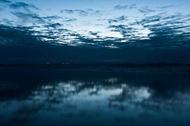 DE, DE-SH, NF, SH, blau, blue, clouds, color, colors, deutschland, farbe, farben, frühling, germany, groede2010, gröde, hallig, hallig gröde, halligen, himmel, holm, horizon, horizont, jahreszeit, jahreszeiten, meer, mudflat, nacht, night, nordfriesland, north frisia, reflections, reflektionen, reise, schleswig-holstein, sea, seascape, season, seasons, see, sky, spring, tidal flat, travel, wasser, water, watt, wolken, world