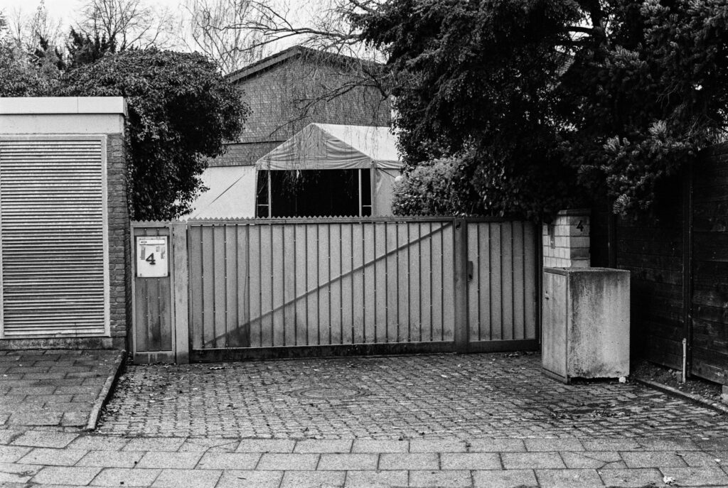 b&w, black and white, bw, cologne, dellbrück, film, fotografie, kodak, köln, photography, phototech, project, projekt, schwarzweiß, stadtbezirk 9 - mülheim, sw, tri-x 400