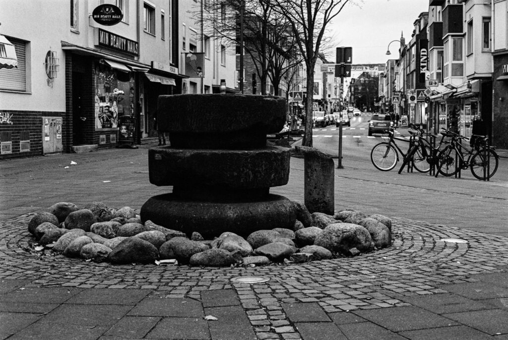 b&w, black and white, bw, cologne, dellbrück, film, fotografie, kodak, köln, photography, phototech, project, projekt, schwarzweiß, stadtbezirk 9 - mülheim, sw, tri-x 400