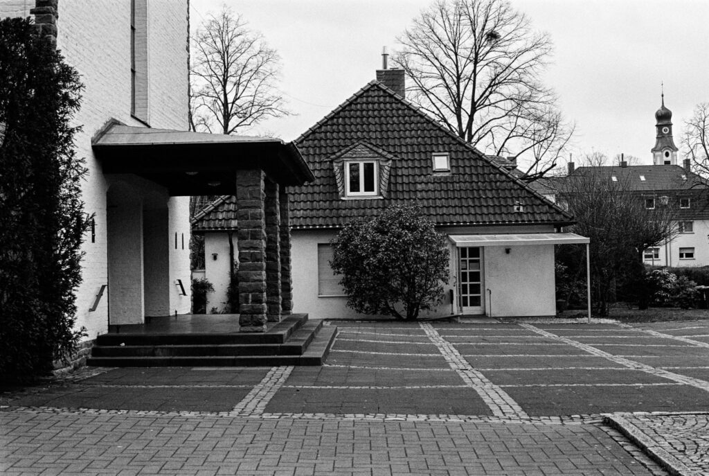 b&w, black and white, bw, cologne, dellbrück, film, fotografie, kodak, köln, photography, phototech, project, projekt, schwarzweiß, stadtbezirk 9 - mülheim, sw, tri-x 400