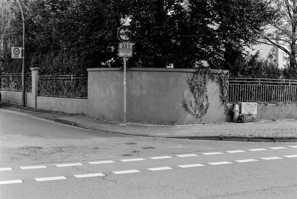 b&w, black and white, bw, cologne, dellbrück, film, fotografie, kodak, köln, photography, phototech, project, projekt, schwarzweiß, stadtbezirk 9 - mülheim, sw, tri-x 400