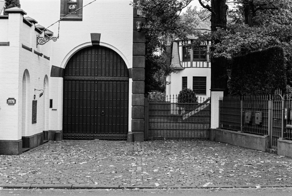 b&w, black and white, bw, cologne, dellbrück, film, fotografie, kodak, köln, photography, phototech, project, projekt, schwarzweiß, stadtbezirk 9 - mülheim, sw, tri-x 400