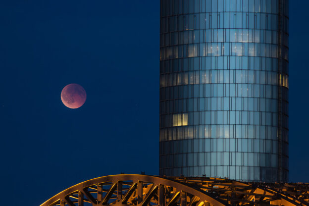 astrofotografie, astronomie, astronomy, astrophotography, cologne, deutz, eclipse, finsternis, innenstadt, inner city, köln, lunar, lunar eclipse, lvr tower, mond, mondfinsternis, moon, solar system, sonnensystem, stadtbezirk 1 - innenstadt